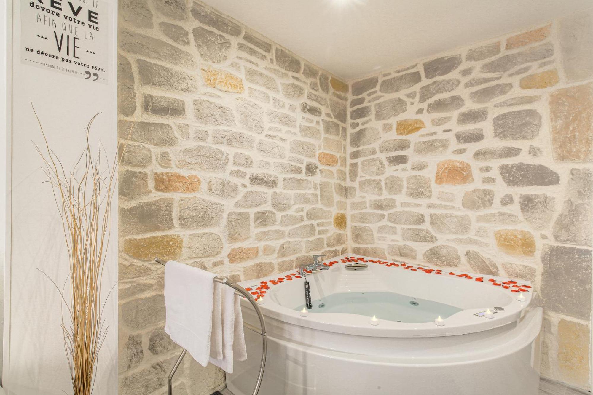 La Suite Neuvilloise Neuville-sur-Saône Dış mekan fotoğraf